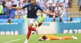 姆巴佩披10号战袍：新领袖引领球队历史新篇章